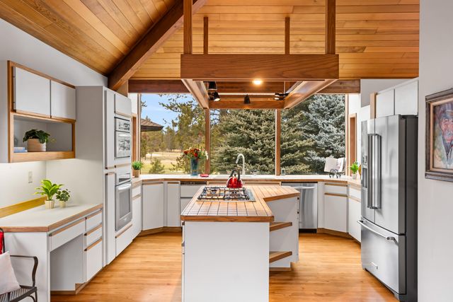 17902 Catkin Lane 9, Sunriver, OR 97707