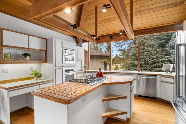 17902 Catkin Lane 9, Sunriver, OR 97707