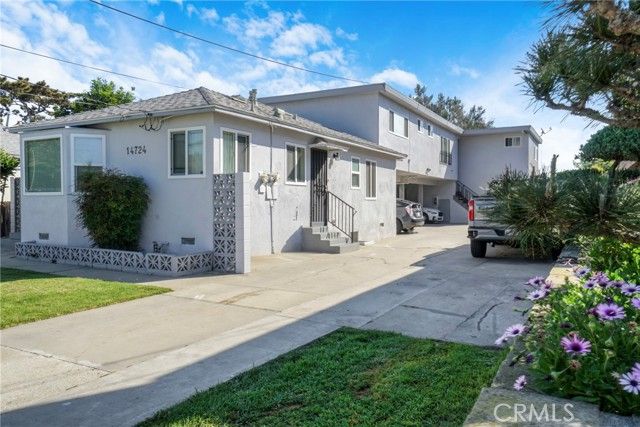 14724 S Budlong, Gardena, CA 90247
