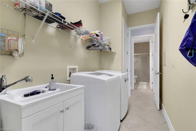 3990 Otter Bend CIR, Fort Myers, FL 33905