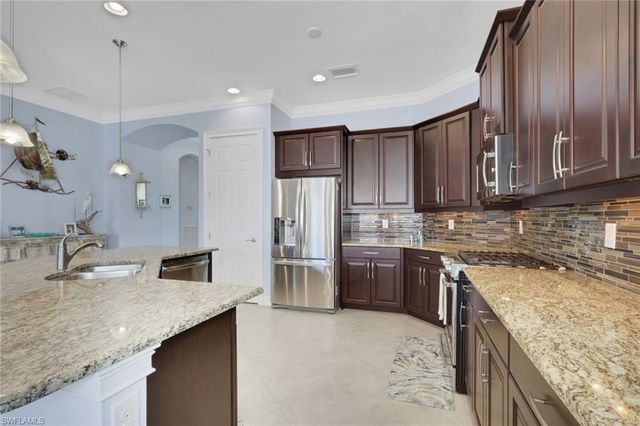 3990 Otter Bend CIR, Fort Myers, FL 33905