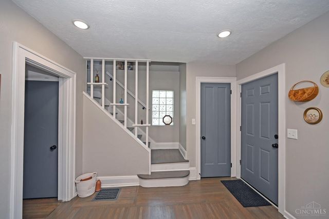 6460 Mchugh Place, Cincinnati, OH 45213