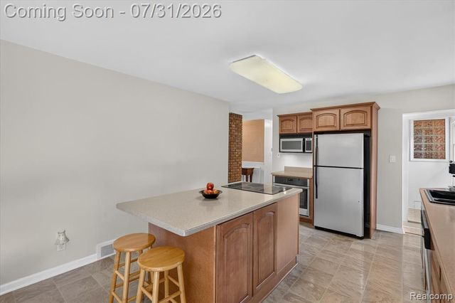 25650 Glamorgan, Novi, MI 48374