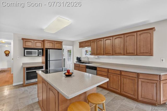 25650 Glamorgan, Novi, MI 48374