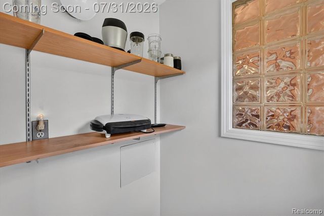 25650 Glamorgan, Novi, MI 48374