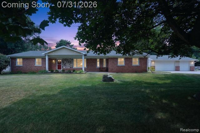 25650 Glamorgan, Novi, MI 48374
