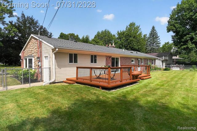 25650 Glamorgan, Novi, MI 48374