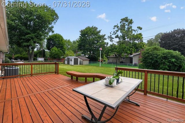25650 Glamorgan, Novi, MI 48374