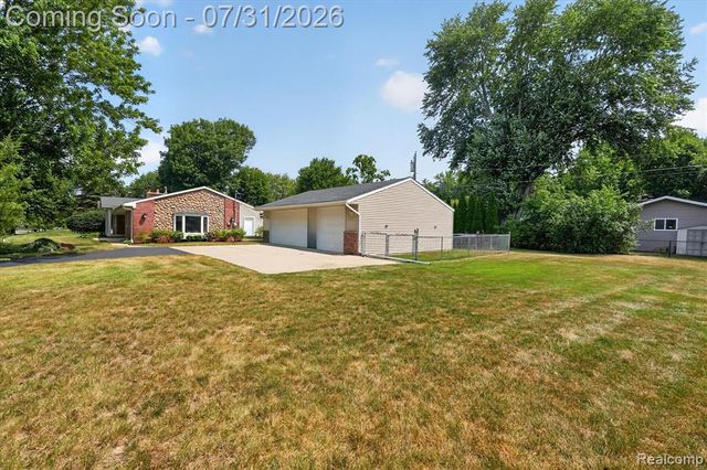 25650 Glamorgan, Novi, MI 48374