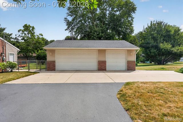 25650 Glamorgan, Novi, MI 48374