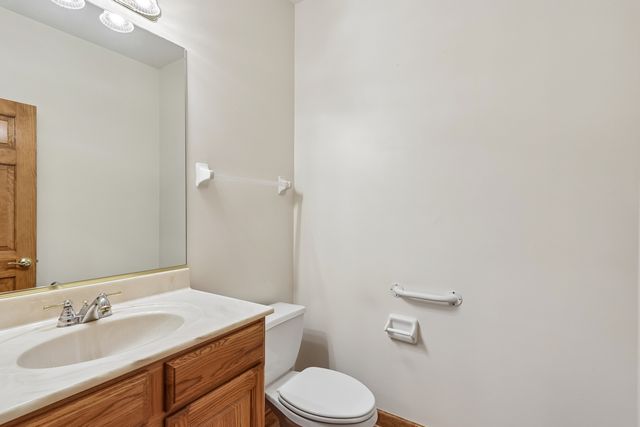 426 Heatherwood Drive SE, Oswego, IL 60543