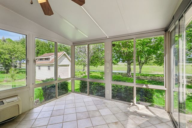 426 Heatherwood Drive SE, Oswego, IL 60543