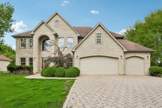 426 Heatherwood Drive SE, Oswego, IL 60543