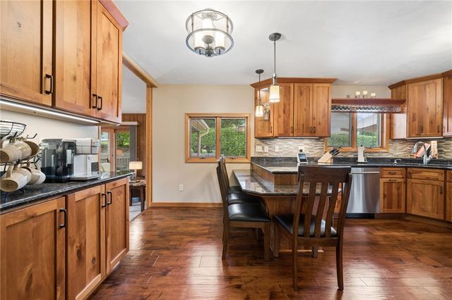 215 Shelby Drive, Hempfield Twp, PA 15601