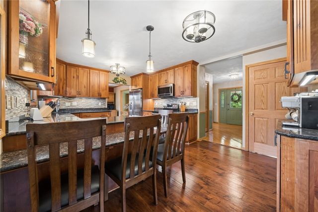 215 Shelby Drive, Hempfield Twp, PA 15601