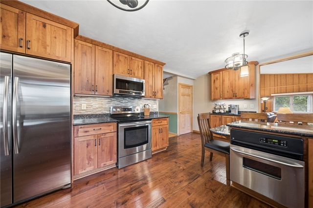 215 Shelby Drive, Hempfield Twp, PA 15601