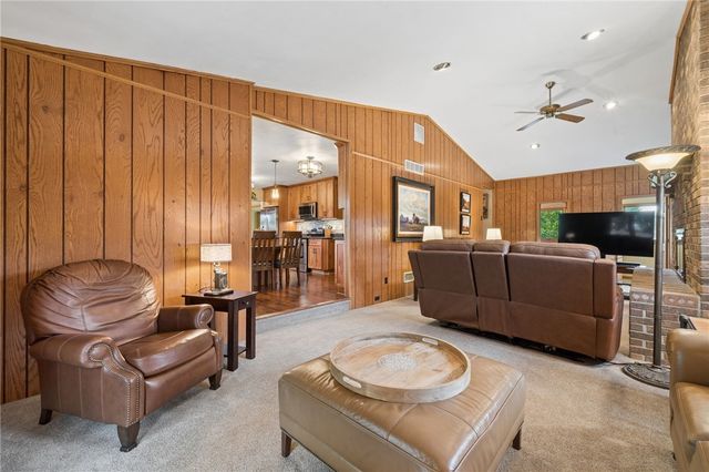 215 Shelby Drive, Hempfield Twp, PA 15601