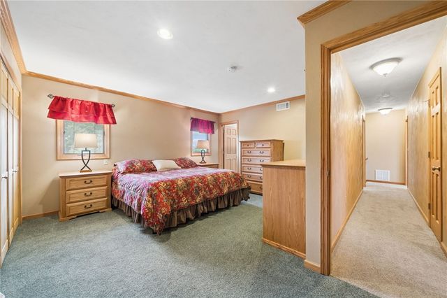 215 Shelby Drive, Hempfield Twp, PA 15601
