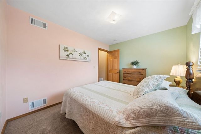 215 Shelby Drive, Hempfield Twp, PA 15601