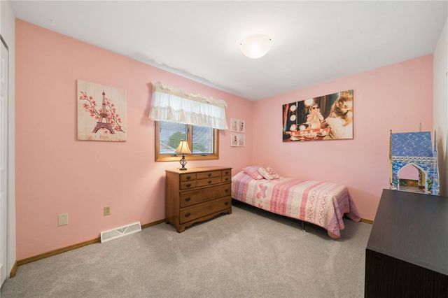 215 Shelby Drive, Hempfield Twp, PA 15601
