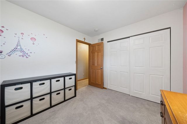 215 Shelby Drive, Hempfield Twp, PA 15601