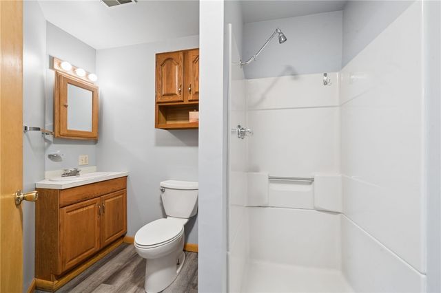 215 Shelby Drive, Hempfield Twp, PA 15601