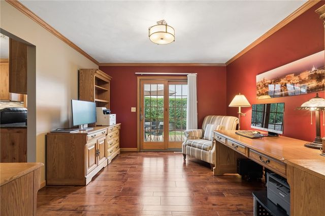 215 Shelby Drive, Hempfield Twp, PA 15601