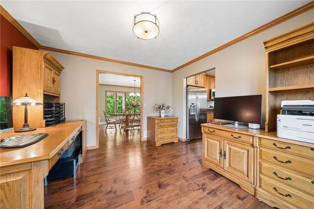 215 Shelby Drive, Hempfield Twp, PA 15601