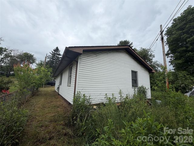 23 Meteor Court, Waynesville, NC 28768
