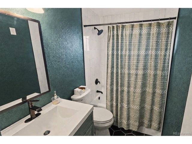 125 Columbia Dr, Julesburg, CO 80737