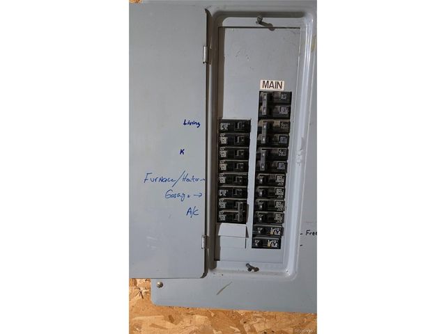 125 Columbia Dr, Julesburg, CO 80737