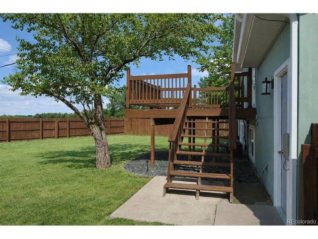 125 Columbia Dr, Julesburg, CO 80737