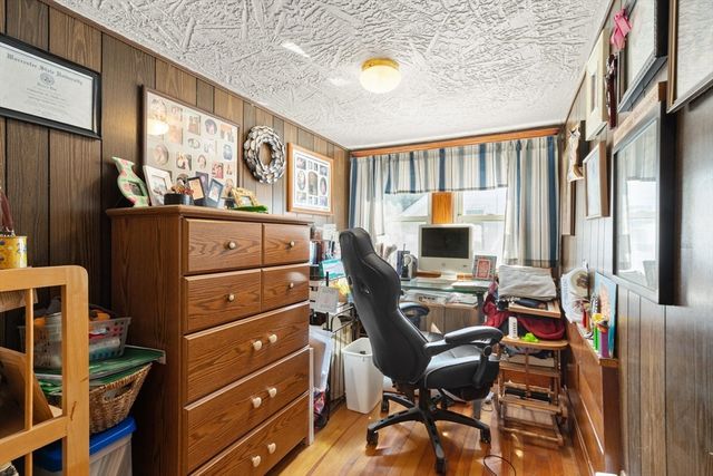 9 Norcross St, Worcester, MA 01602