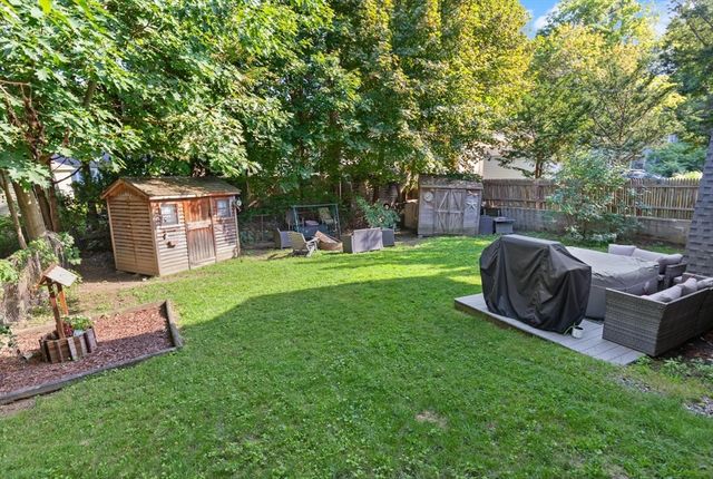 9 Norcross St, Worcester, MA 01602