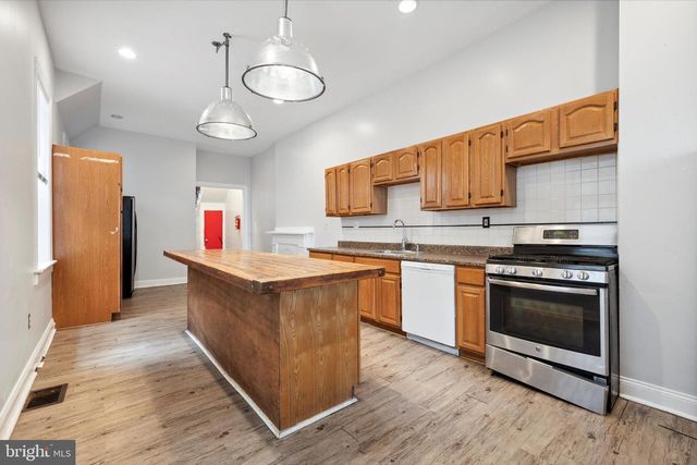 1852 N 17TH ST, Philadelphia, PA 19121