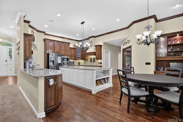 7 Vencedor Way, Hot Springs Village, AR 71909