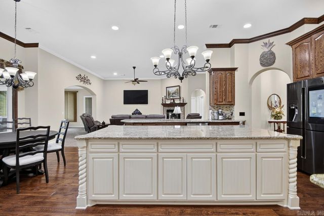 7 Vencedor Way, Hot Springs Village, AR 71909