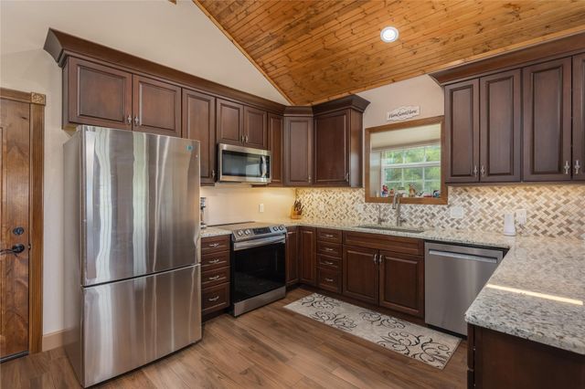 210 Spring Branch Trail N, Springtown, TX 76082