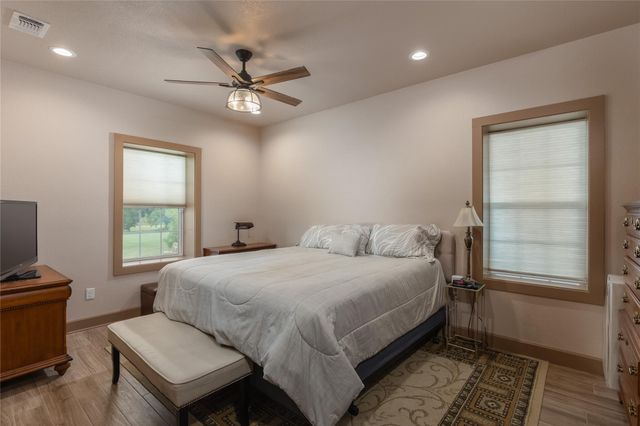 210 Spring Branch Trail N, Springtown, TX 76082