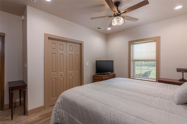 210 Spring Branch Trail N, Springtown, TX 76082