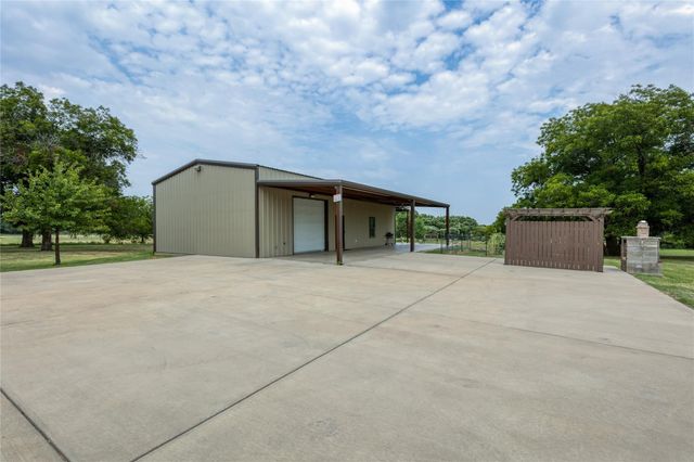210 Spring Branch Trail N, Springtown, TX 76082