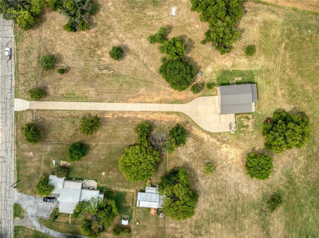 210 Spring Branch Trail N, Springtown, TX 76082