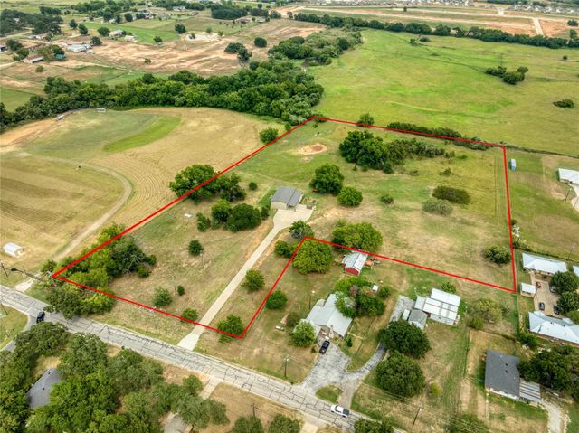 210 Spring Branch Trail N, Springtown, TX 76082