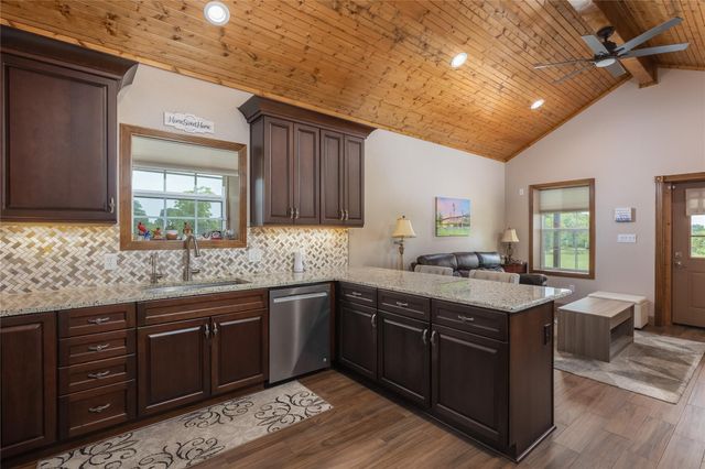 210 Spring Branch Trail N, Springtown, TX 76082