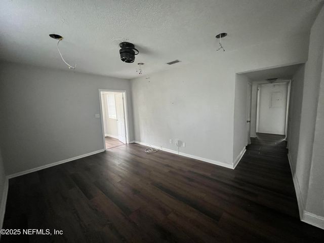 4833 COLLEGE Street, Jacksonville, FL 32205