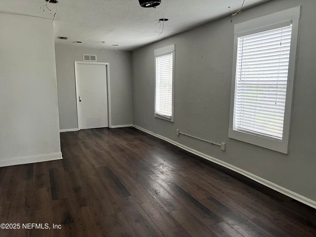 4833 COLLEGE Street, Jacksonville, FL 32205