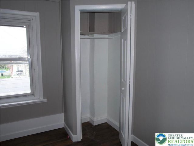 1122 Fullerton Avenue, Allentown City, PA 18102