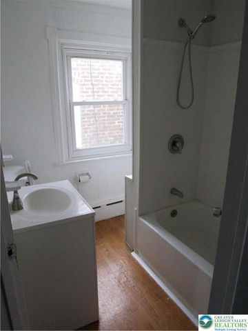 1122 Fullerton Avenue, Allentown City, PA 18102