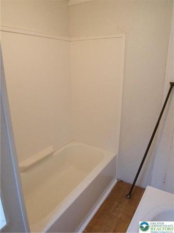 1122 Fullerton Avenue, Allentown City, PA 18102