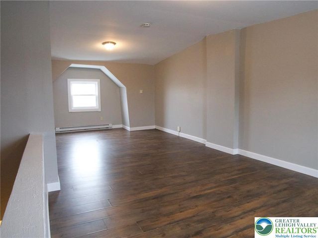 1122 Fullerton Avenue, Allentown City, PA 18102